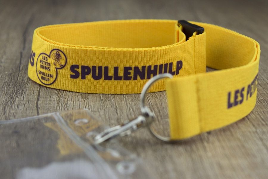 lanyards voor spullenhulp met safey clip en transparante badgehouder